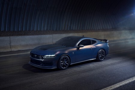 Ford Mustang Dark Horse 5