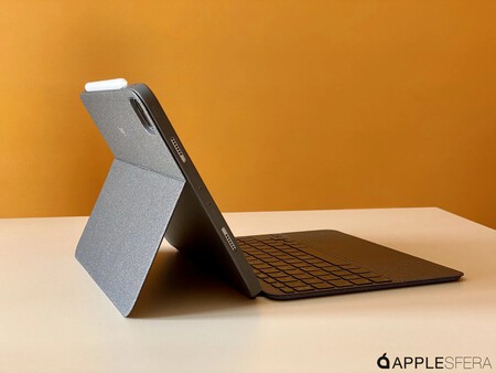 Logitech Combo Touch