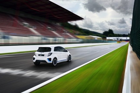 Toyota Yaris Hybrid-R Concept