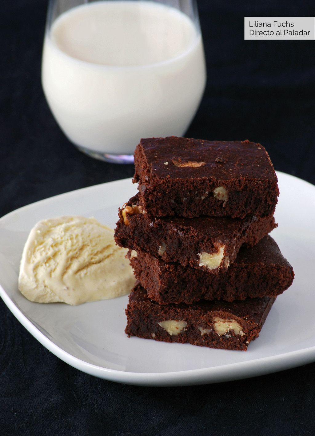 Brownie legendario de Katharine Hepburn. Receta de postre fácil y sencilla