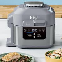 La Ninja Speedi quiere jubilar media cocina y ahora está en oferta: freidora de aire, sartenes y olla en un solo aparato