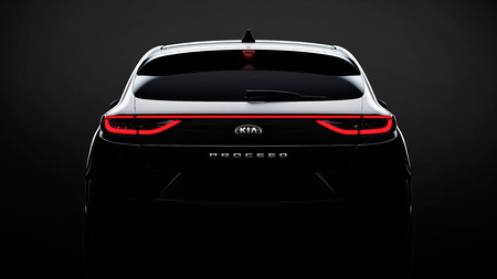 El Kia ProCeed se muestra en un primer teaser y confirma que es el 'Shooting Brake' que estábamos esperando