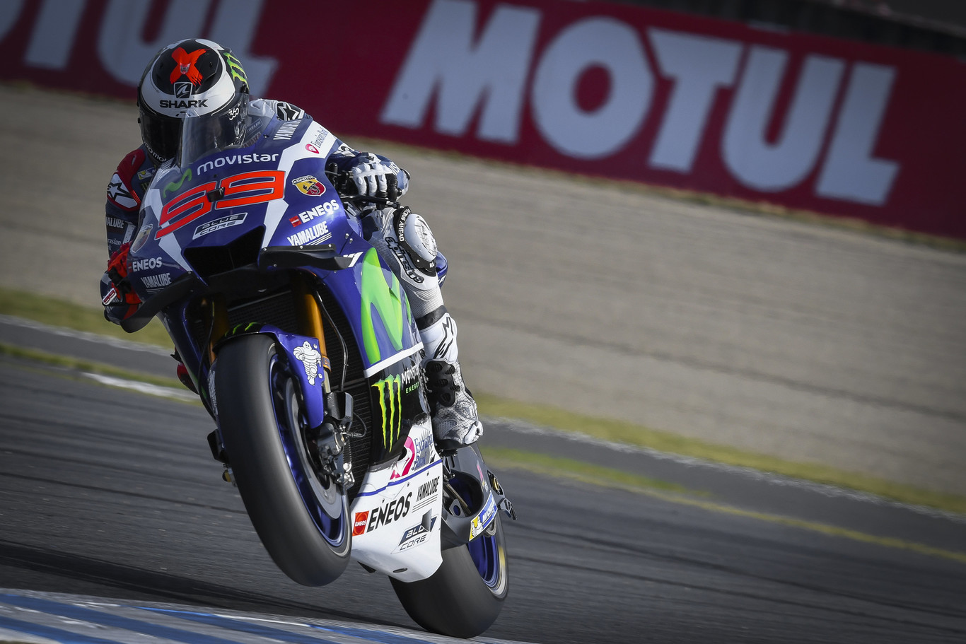 Jorge Lorenzo, Thomas Luthi y Enea Bastianini, los más rápidos de unos accidentados primeros libres