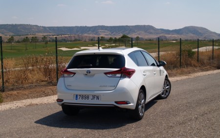 Toyota Auris 2015 Hibrido 05