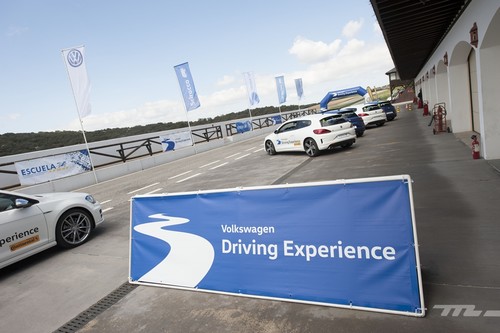 Volvemos a clase, pero a la Escuela R de Volkswagen Driving Experience