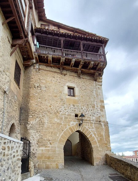 Medina De Pomar Puerta De Las Cadenas