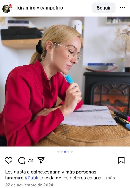 La chimenea eléctrica aporta un toque rústico