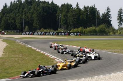 Miguel Molina "pincha" y Álvaro Barba sigue en la lucha por el título de equipos