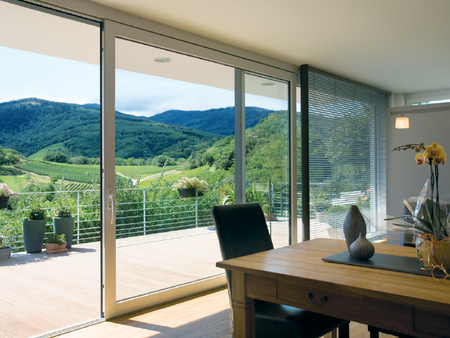 ¿Quieres hacer tu casa inteligente? Esta ventana lleva la domótica integrada y controla las funciones básicas del hogar