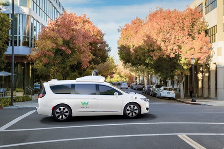 El miedo al coche autónomo sigue, Waymo reporta ataques a sus coches de prueba