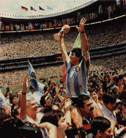Maradona en busca y captura por la justicia argentina