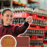 Sheinbaum tiene un plan para que Coca-Cola deje de usar jarabe de maíz en México: venderle más barata el azúcar de caña