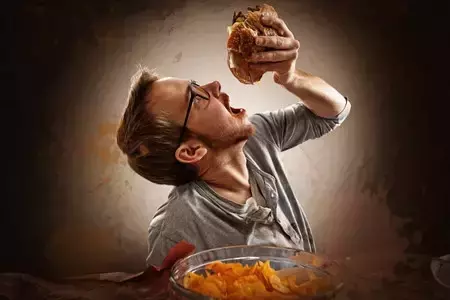 Tres componentes de los alimentos que pueden incrementar tu apetito y empujarte a comer más