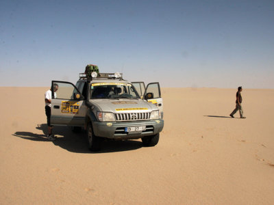 Mi Dakar privado: la aventura de conducir por el Sahara con un Land Cruiser