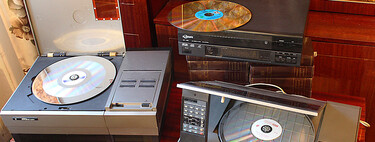 Este aparatoso formato de vídeo parecía el futuro antes de de los CD y los DVD, pero lo sorprendente es que usaba tecnología "antigua"