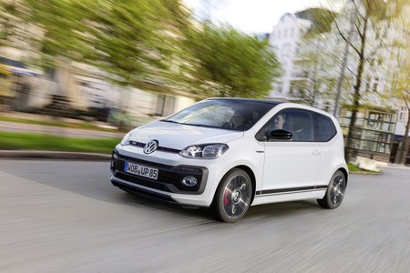 ¡Reinterpretando clásicos! El Volkswagen Up! GTI llega 40 años después para homenajear al Golf GTI