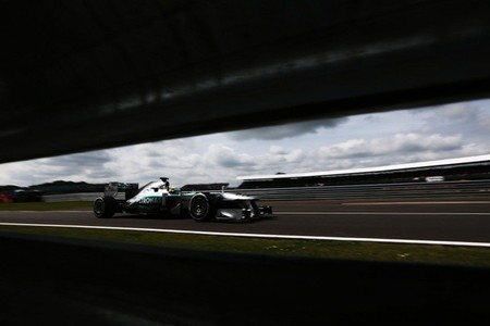 Ruedas y averías dan la victoria a Nico Rosberg en el Gran Premio de Gran Bretaña de Fórmula 1