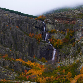 A una hora de Madrid: el precioso pueblo escondido entre cascadas perfecto para una escapada este fin de semana 