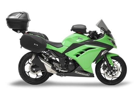 La Kawasaki Ninja 300 vestida por GIVI para viajar