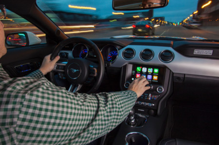 Todos los modelos 2017 de Ford tendrán Apple CarPlay y Andorid Auto, con una pequeña condición