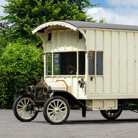 La primera furgoneta camper de la historia es más antigua de lo que crees y ahora sale a subasta