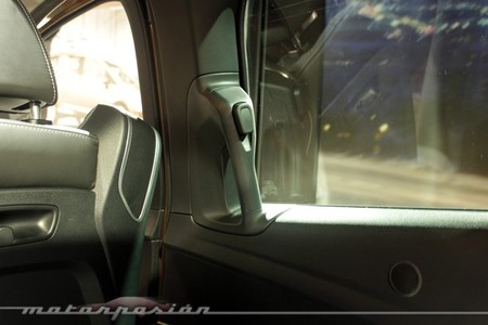 Ford B-MAX, botón de apertura