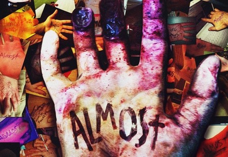 VX en corto: una novela gráfica interactiva, zombis impacientes, e indis nipones