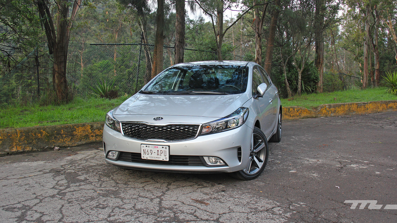KIA Forte 2018, a prueba: Todo sigue igual, pero ahora con un motor más eficiente
