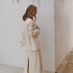 Acaban de llegar a Sfera las faldas midi más buscadas para primavera 2026: estilizan y son muy elegantes