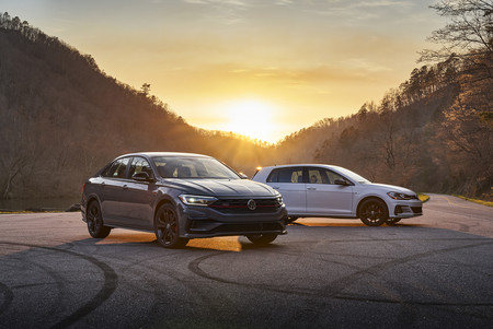 Volkswagen Jetta GLI o Volkswagen Golf GTI: ¿Cuál de los dos deportivos de VW en México y por qué?