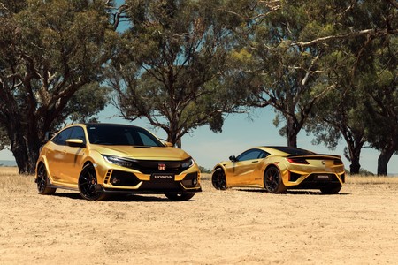 Honda celebra sus 50 años en Australia pintando de dorado un NSX, un Type R... y hasta un cortacésped