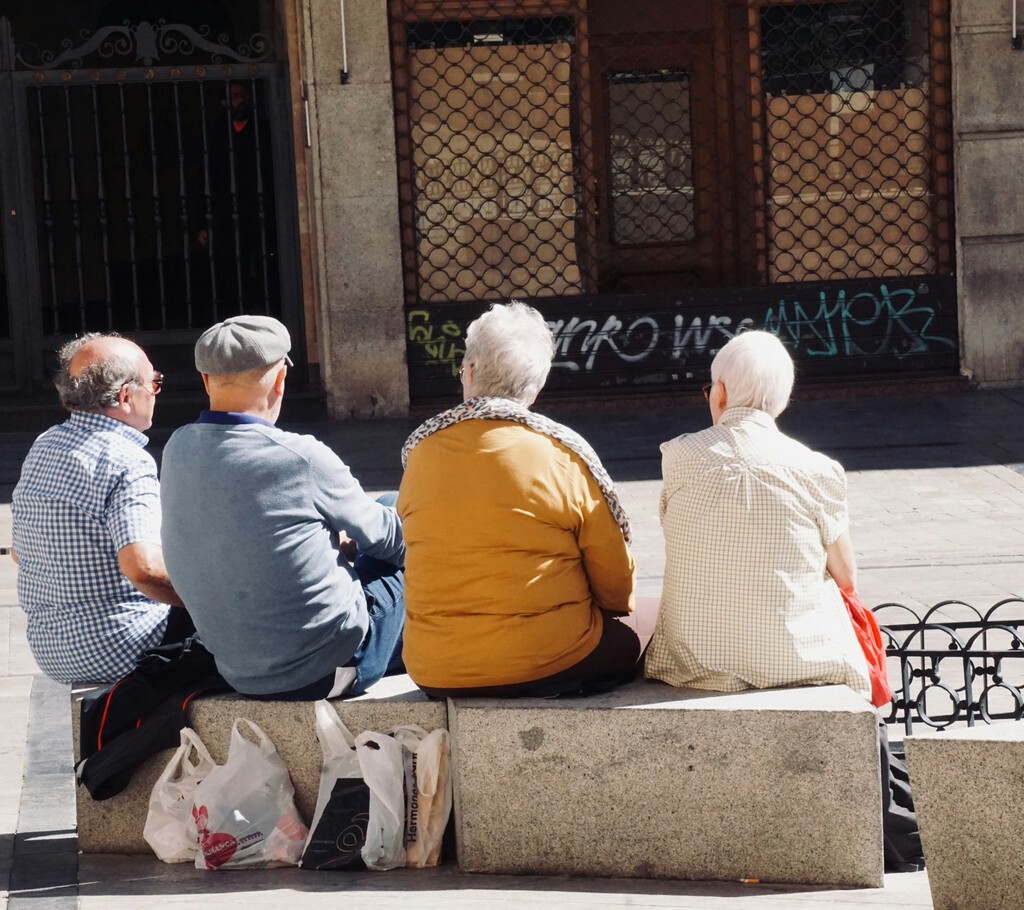 Por primera vez en la historia, el mundo se enfrenta a una bomba de relojería demográfica: muchos más ancianos que niños