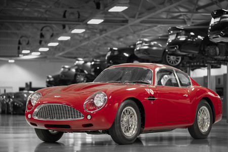 Así es el Aston Martin DB4 GT Zagato Continuation: un espectacular clásico moderno limitado a 19 unidades