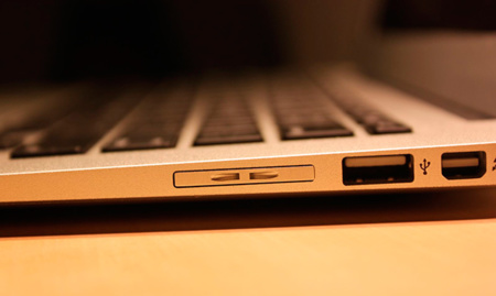 Nifty MiniDrive convierte la ranura para tarjetas SD de los MacBook en una unidad de almacenamiento semipermanente