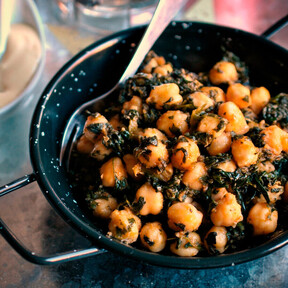 En Sevilla es una tapa de bar, pero en tu casa puede ser una cena fácil, rápida y saludable 