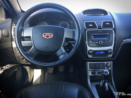 Geely Emgrand salpicadero