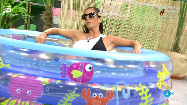 Anabel Pantoja Piscina 1562682533