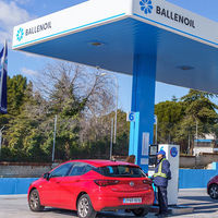 Las gasolineras más baratas de España según la OCU, y cómo saber dónde repostar al viajar este verano