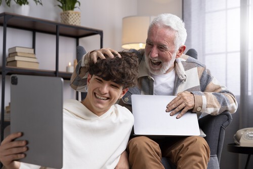 Beneficios fiscales para quienes convivan con mayores de 65 años