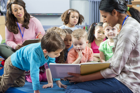 Abre el plazo para solicitar becas para niños de entre cero y tres años en las escuelas infantiles de Madrid