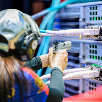 Desde hace 3 años, EE.UU. sufre el mismo calvario con las balas perdidas y el servicio de internet