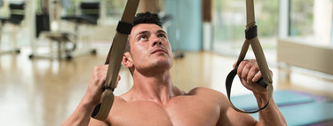 Entrenamiento de abdominales en suspensión: tres ejercicios avanzados con TRX 