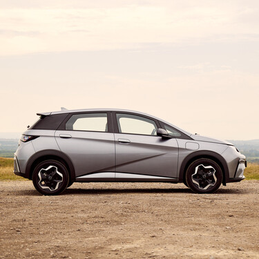 El Dolphin ya no será solamente eléctrico. BYD prepara una versión híbrida que podría poner en aprietos a Toyota 