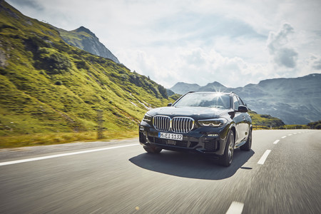 BMW X5 xDrive45e: un SUV híbrido enchufable con hasta 87 kilómetros de autonomía eléctrica