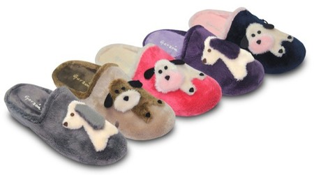 Las zapatillas Garzon nos proponen un diseño muy canino para que los pies de los peques estén calentitos y protegidos