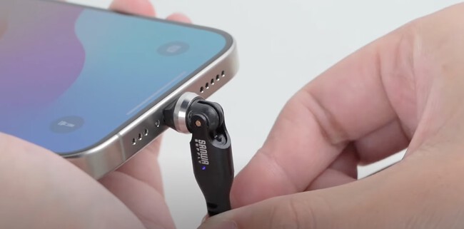 Captura de pantalla del vídeo de Sanwa Supply en el que se muestra el funcionamiento del cable