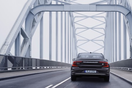 Volvo S90 V90 2020 002