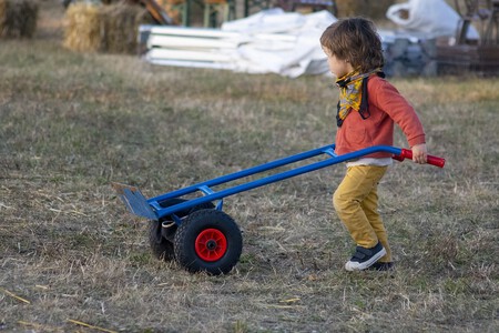 Niño trabajando