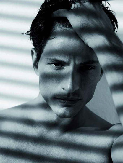 Cuidados cosméticos básicos para hombres (VIII): la flacidez cutánea