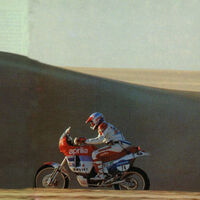 Hace 45 años, Aprilia tenía complejo de trail con la BMW GS. Se plantó en el desierto con esta bestia que hoy está super cotizada 